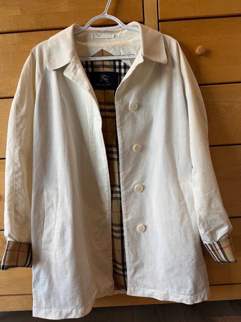 Burberry Cream Single Breaster Trench Coat